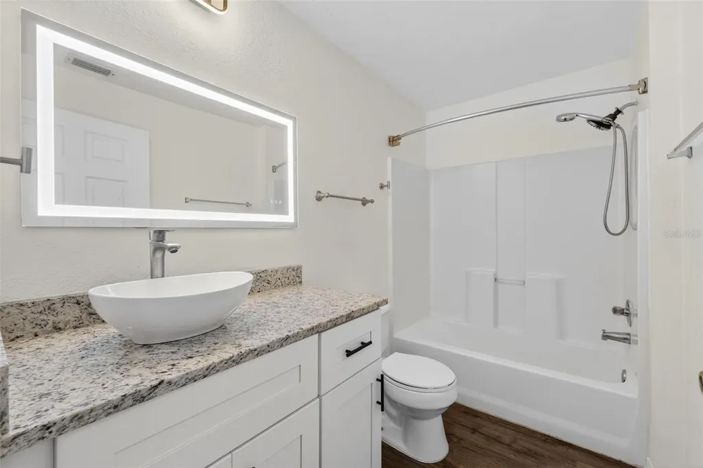 5467 Vineland Road Orlando FL 32811