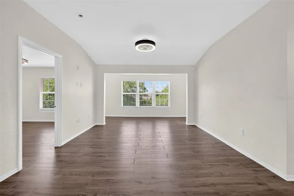 5467 Vineland Road Orlando FL 32811