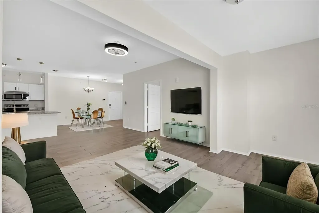 5467 Vineland Road Orlando FL 32811