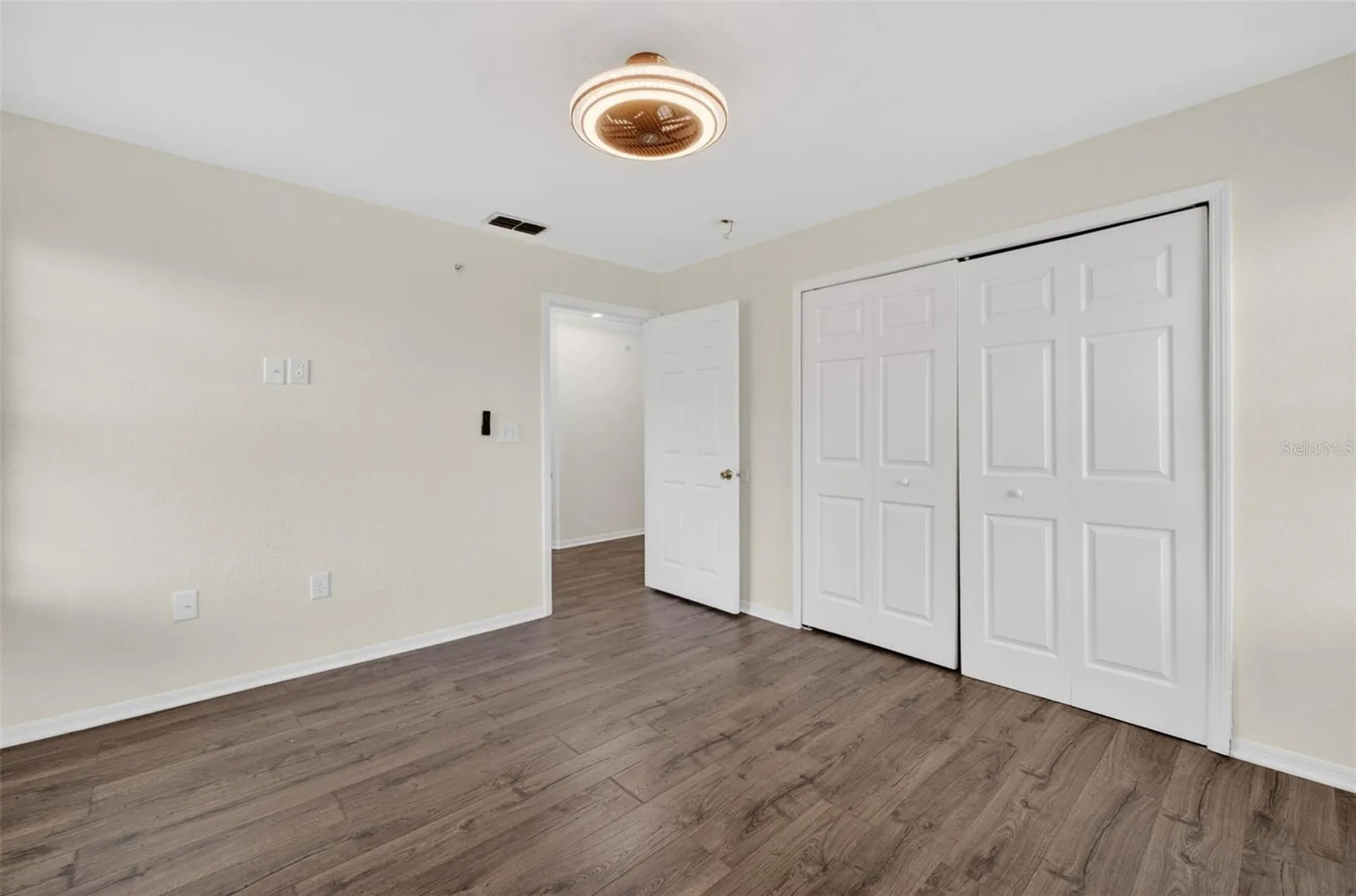 5467 Vineland Road Orlando FL 32811