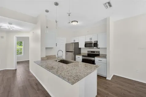 5467 Vineland Road Orlando FL 32811