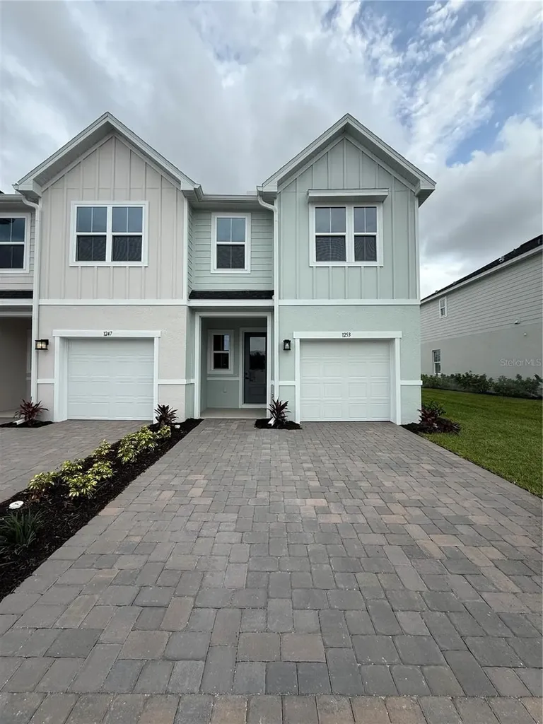 1253 Pineywood Field Drive Davenport FL 33837