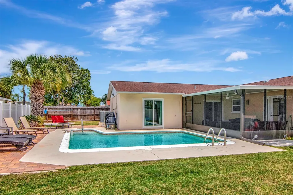 4712 114th Street N St Petersburg FL 33708