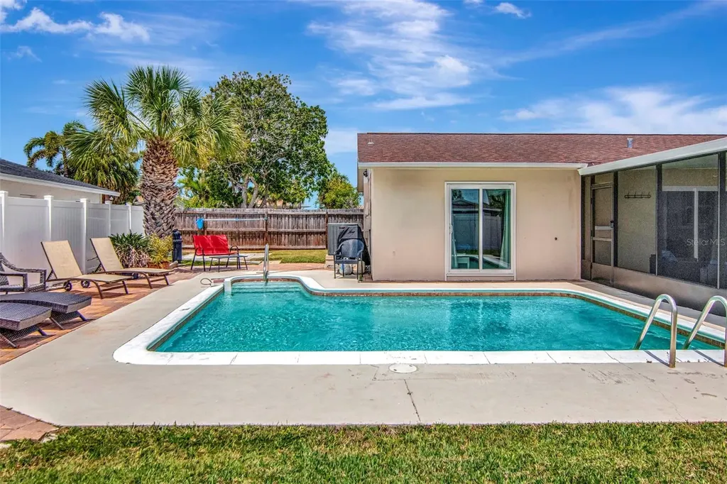 4712 114th Street N St Petersburg FL 33708