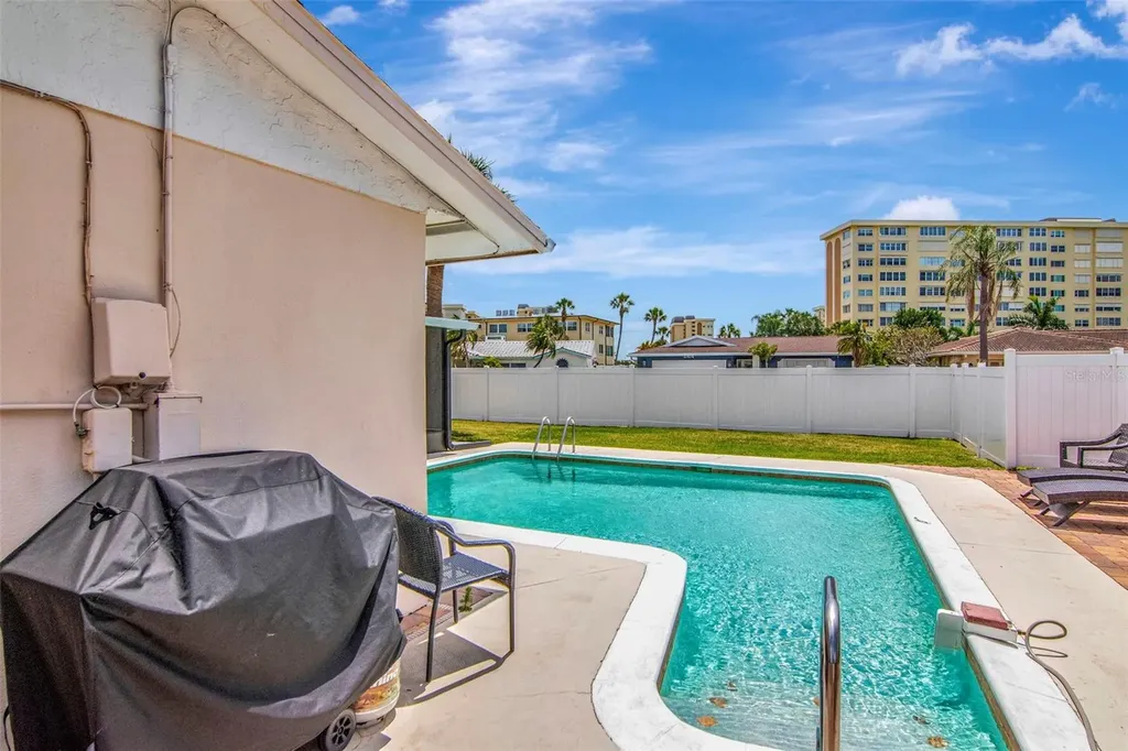 4712 114th Street N St Petersburg FL 33708