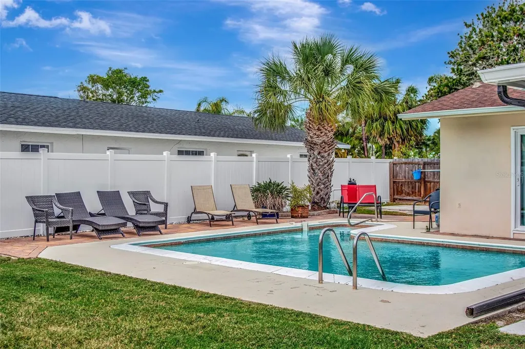 4712 114th Street N St Petersburg FL 33708