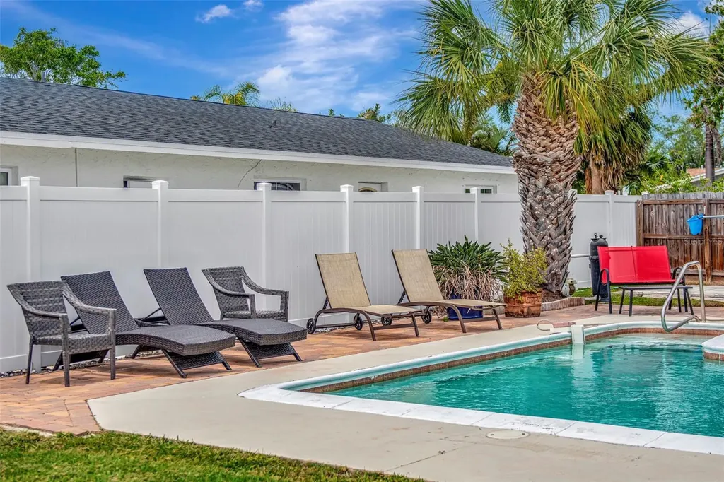 4712 114th Street N St Petersburg FL 33708