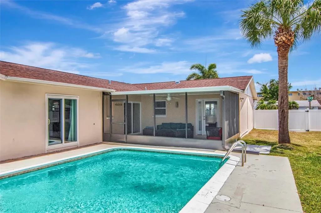 4712 114th Street N St Petersburg FL 33708