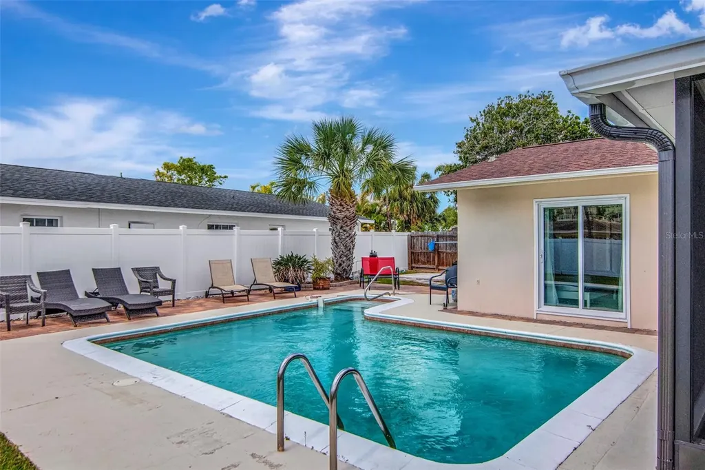 4712 114th Street N St Petersburg FL 33708