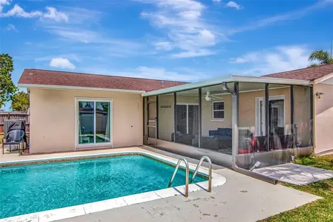 4712 114th Street N St Petersburg FL 33708