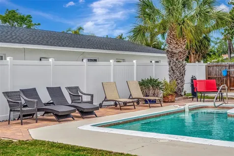 4712 114th Street N St Petersburg FL 33708