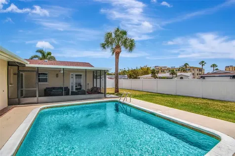 4712 114th Street N St Petersburg FL 33708