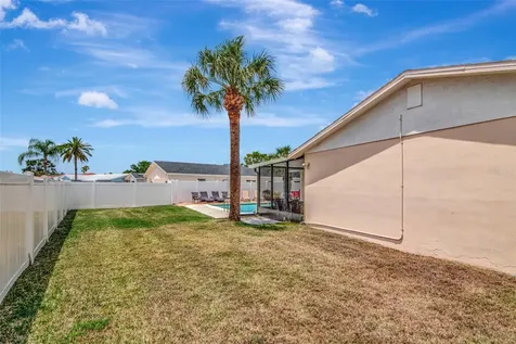 4712 114th Street N St Petersburg FL 33708