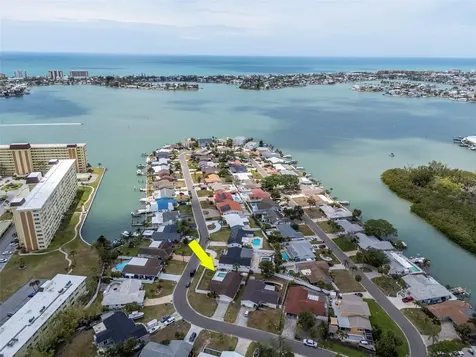 4712 114th Street N St Petersburg FL 33708
