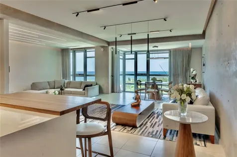 Atlantis Condominium Avenue Constitucion #404 San Juan PR 00901
