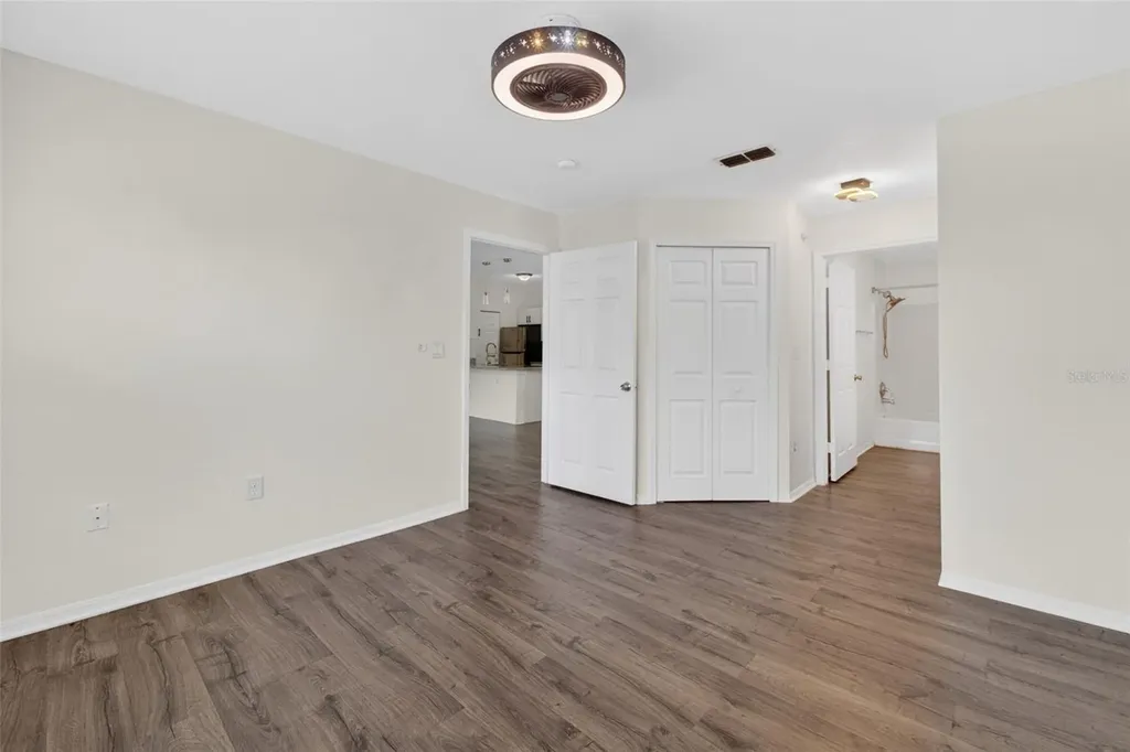 5467 Vineland Road Orlando FL 32811