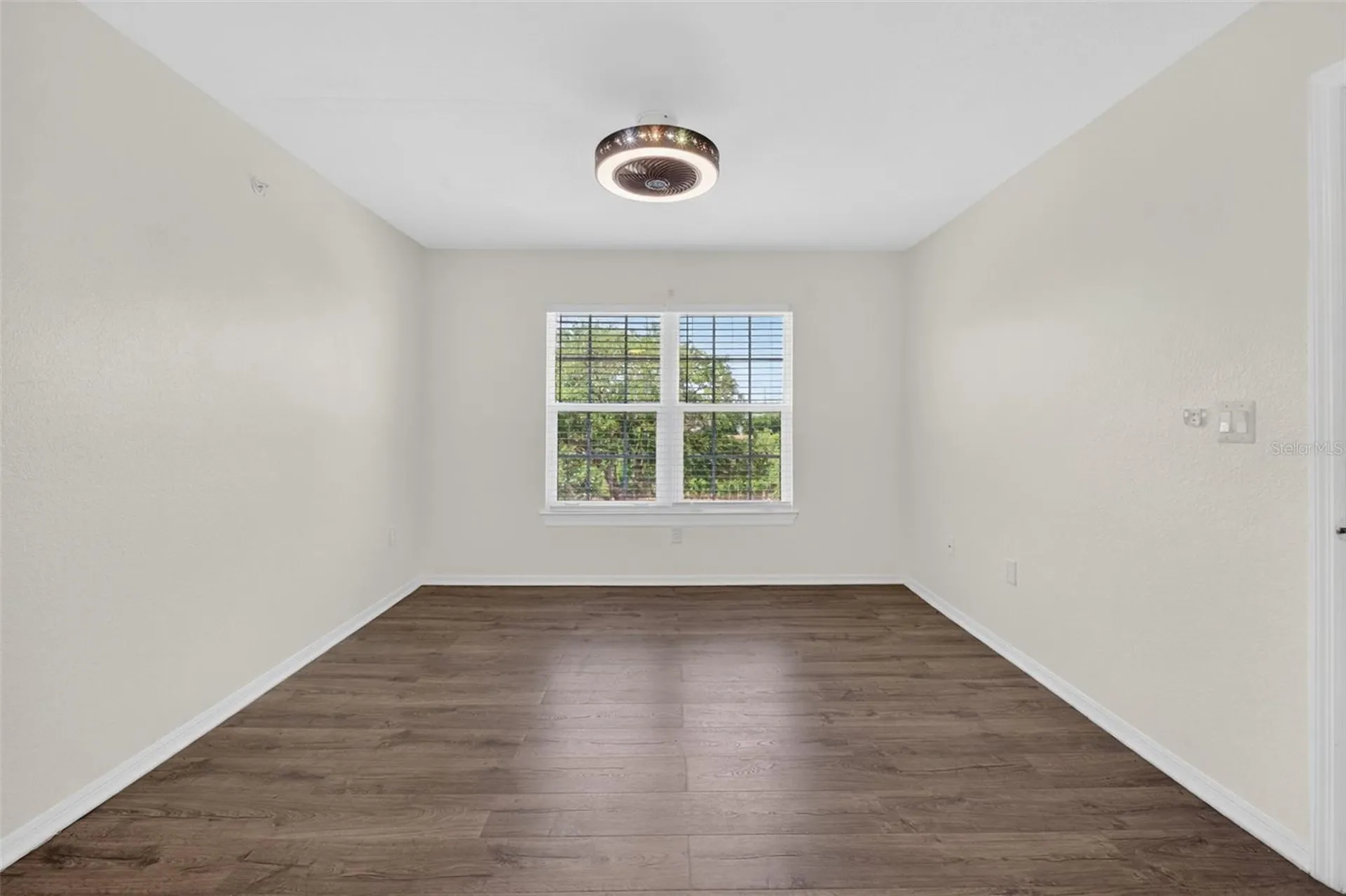 5467 Vineland Road Orlando FL 32811