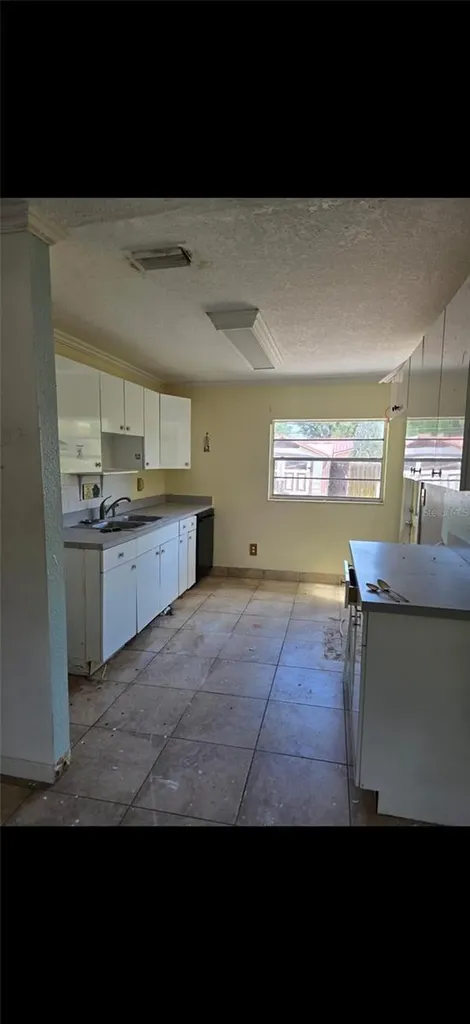 2712 E 99th Avenue Tampa FL 33612