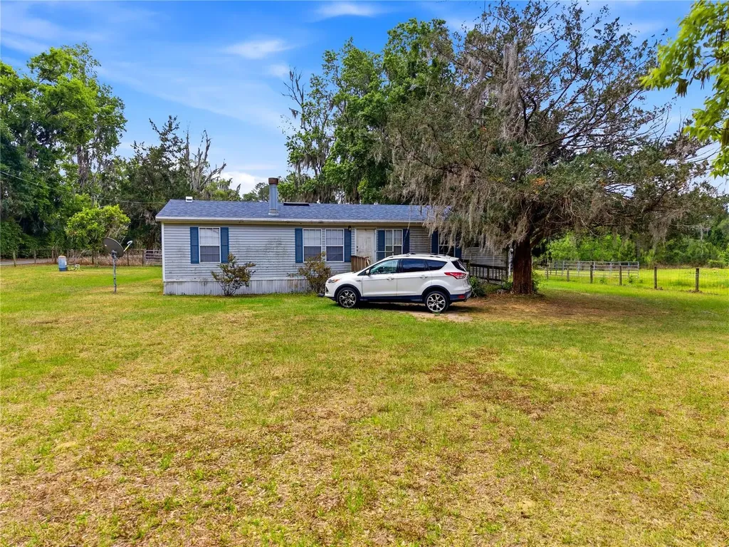 5820 NW 160th Street Reddick FL 32686