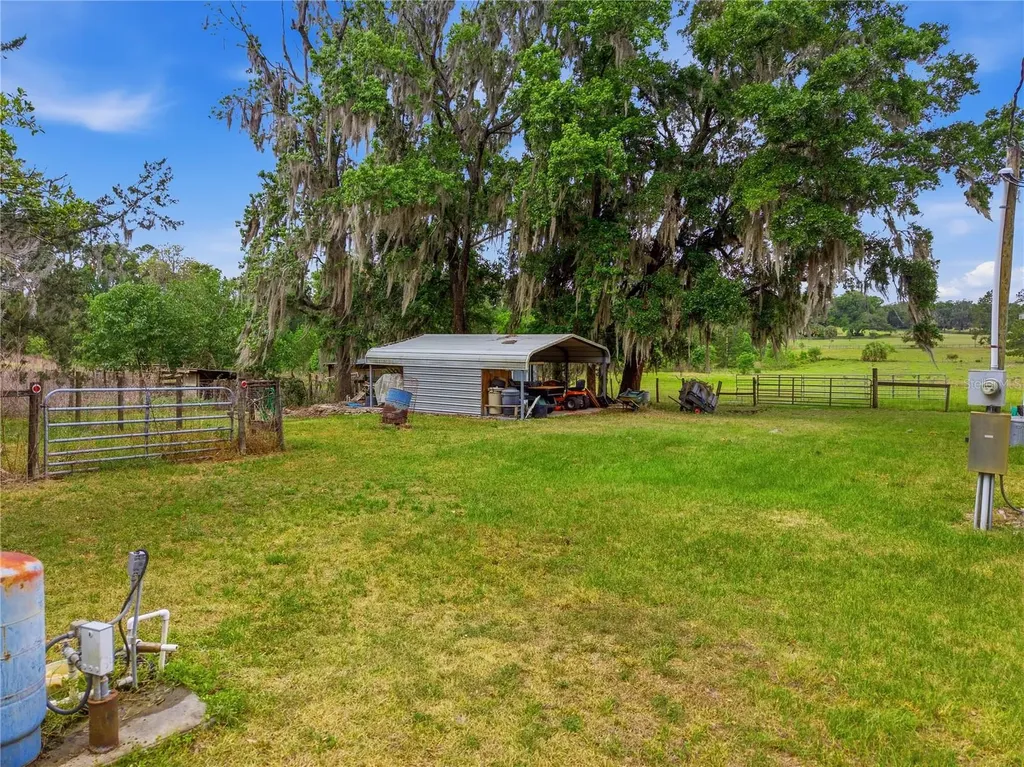 5820 NW 160th Street Reddick FL 32686