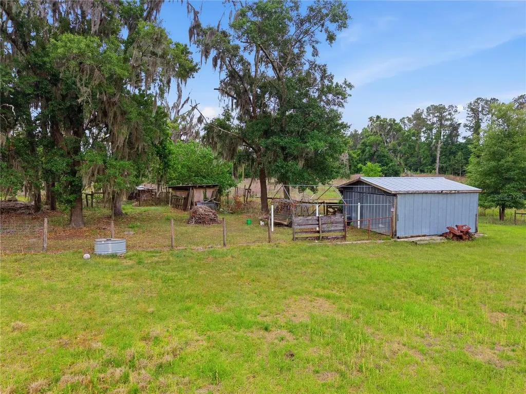5820 NW 160th Street Reddick FL 32686