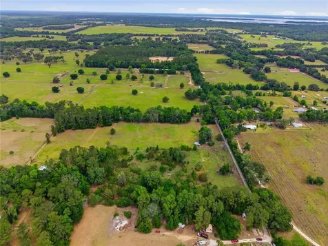 5820 NW 160th Street Reddick FL 32686