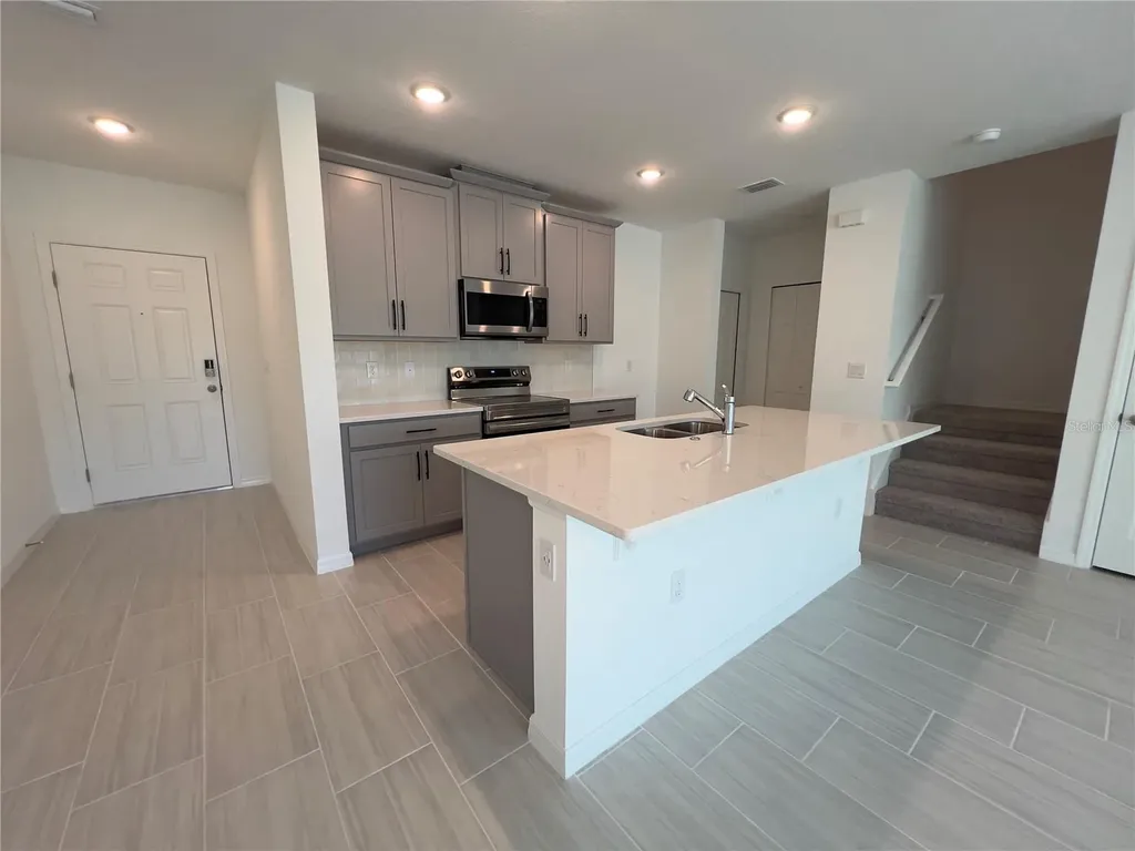 490 Thompson Village Avenue Apopka FL 32703