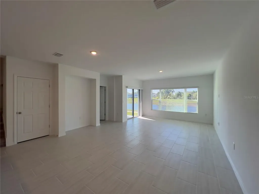 490 Thompson Village Avenue Apopka FL 32703