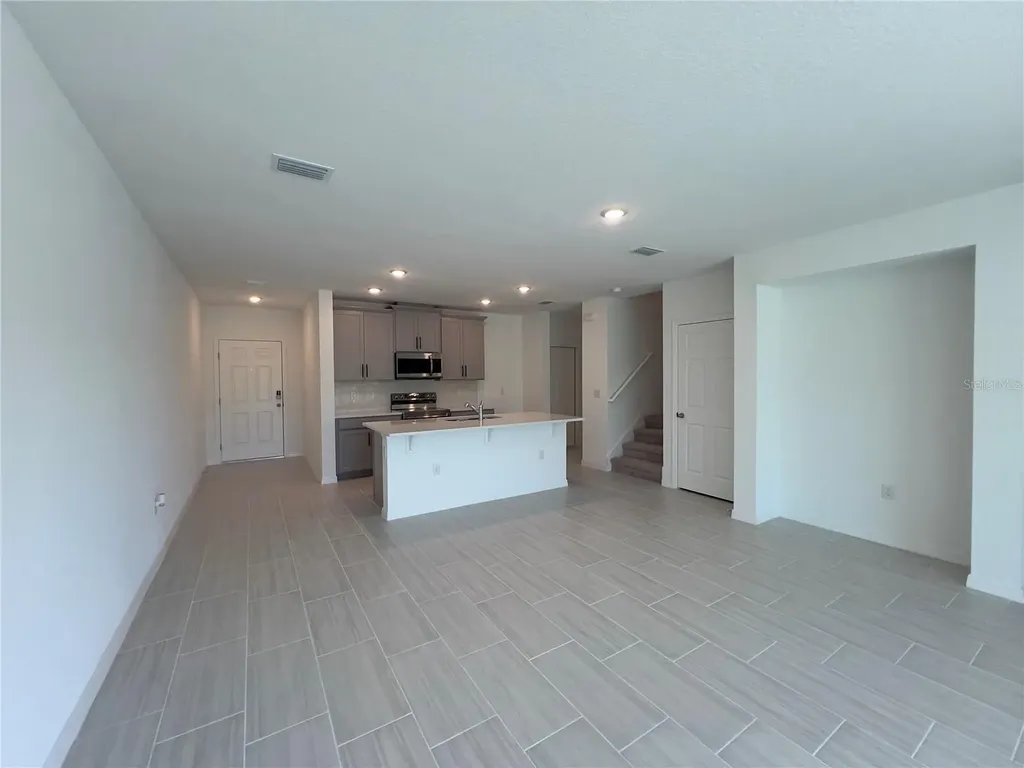 490 Thompson Village Avenue Apopka FL 32703