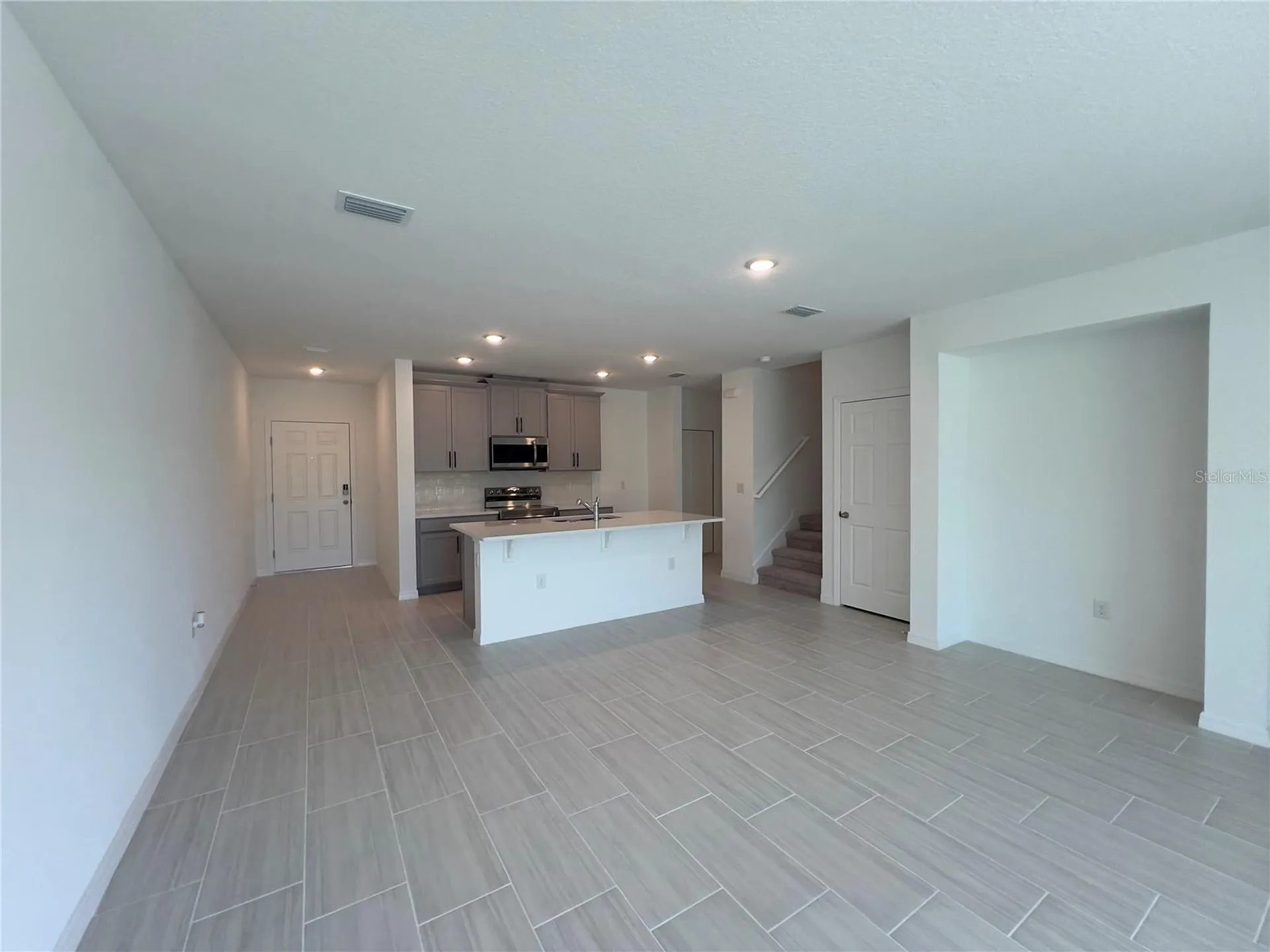 490 Thompson Village Avenue Apopka FL 32703