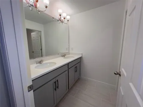 490 Thompson Village Avenue Apopka FL 32703