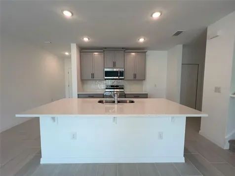 490 Thompson Village Avenue Apopka FL 32703