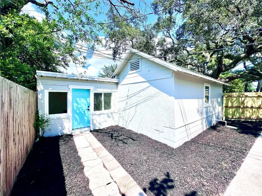 2427 32nd Avenue N St Petersburg FL 33713