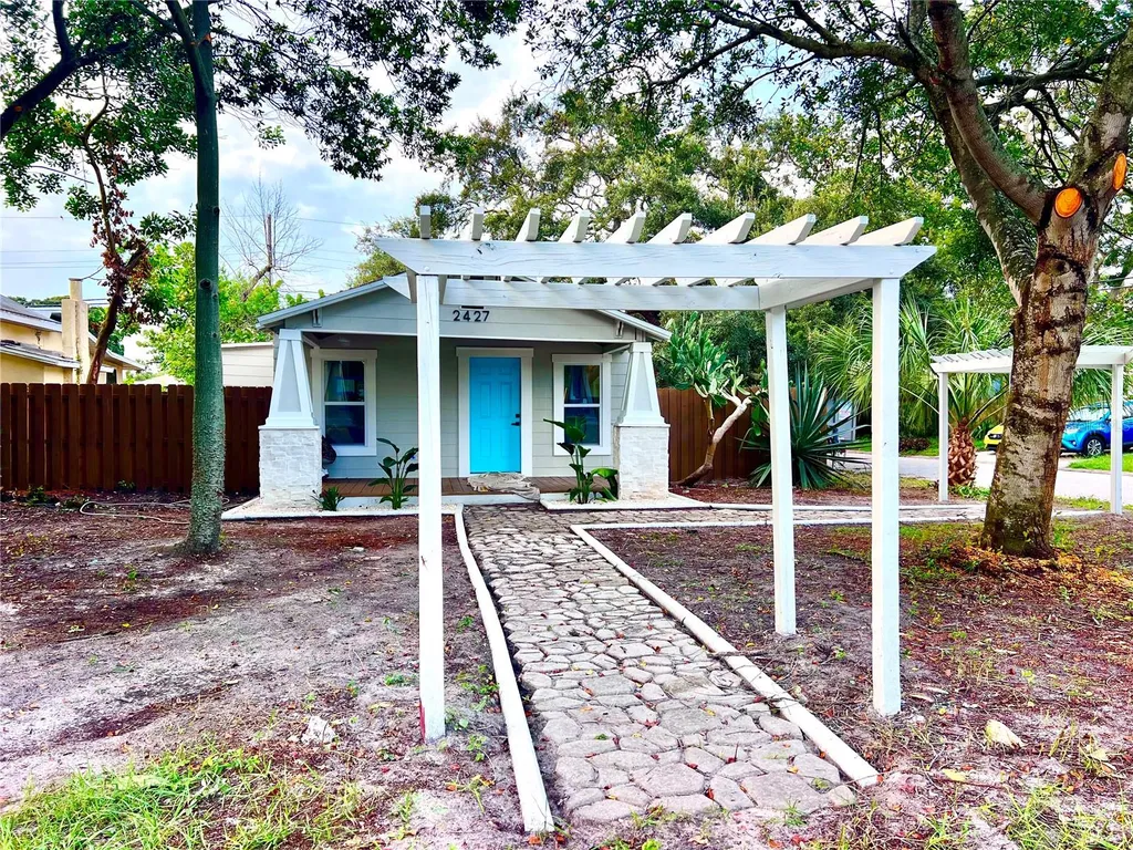 2427 32nd Avenue N St Petersburg FL 33713