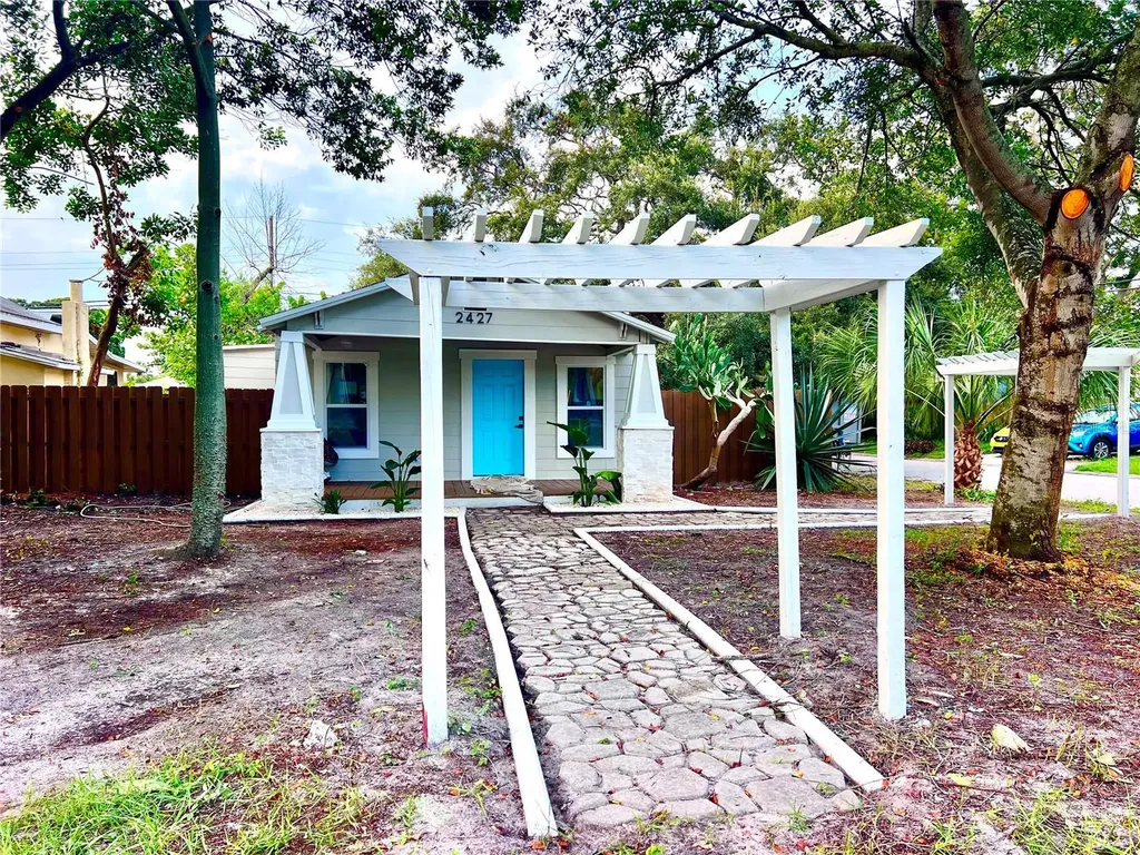 2427 32nd Avenue N St Petersburg FL 33713