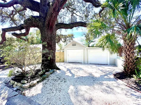 2427 32nd Avenue N St Petersburg FL 33713