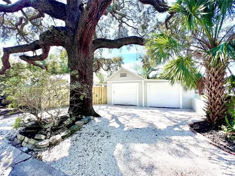 2427 32nd Avenue N St Petersburg FL 33713