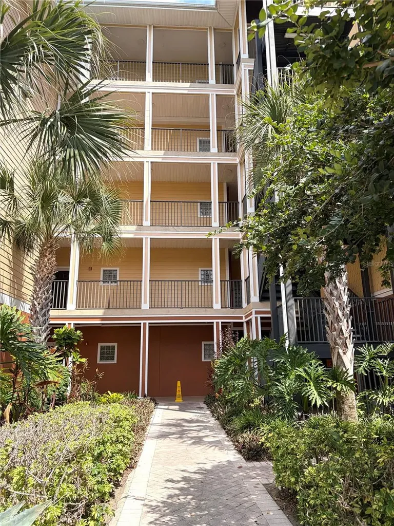 3060 Pirates Retreat Court Kissimmee FL 34747