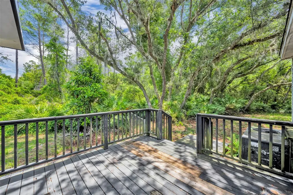 3287 N County Road 426 Geneva FL 32732