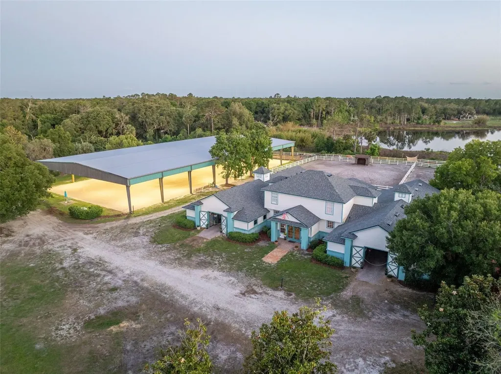 3287 N County Road 426 Geneva FL 32732