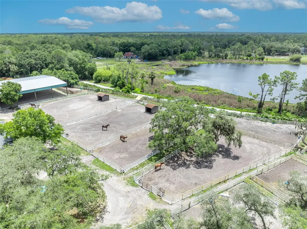 3287 N County Road 426 Geneva FL 32732