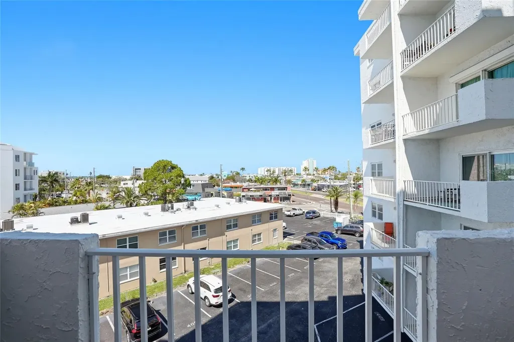 285 107th Avenue Treasure Island FL 33706