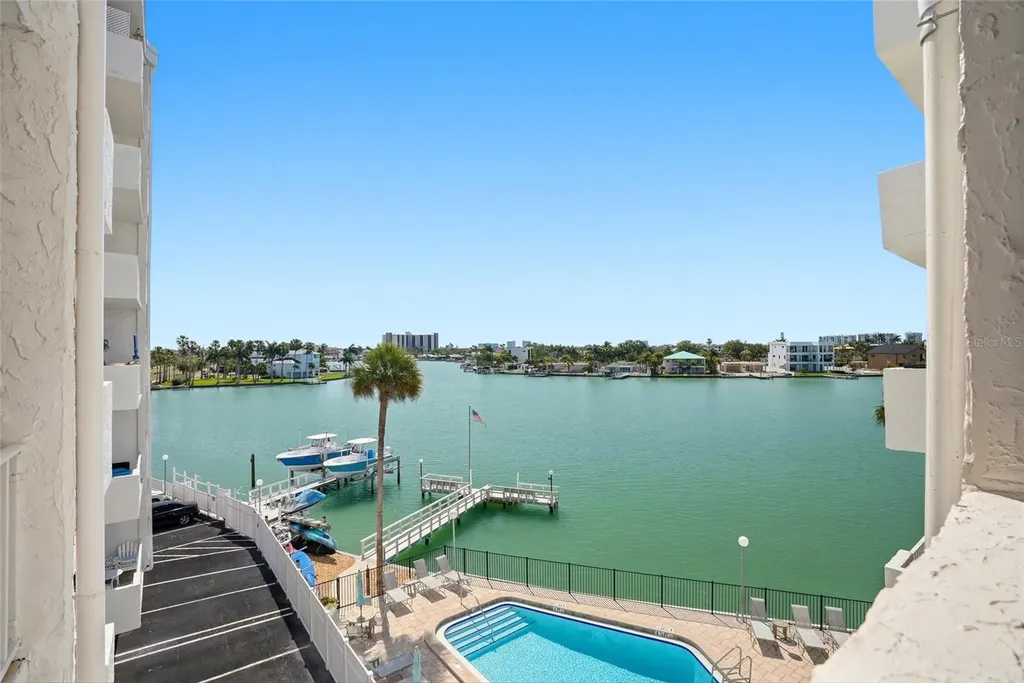 285 107th Avenue Treasure Island FL 33706