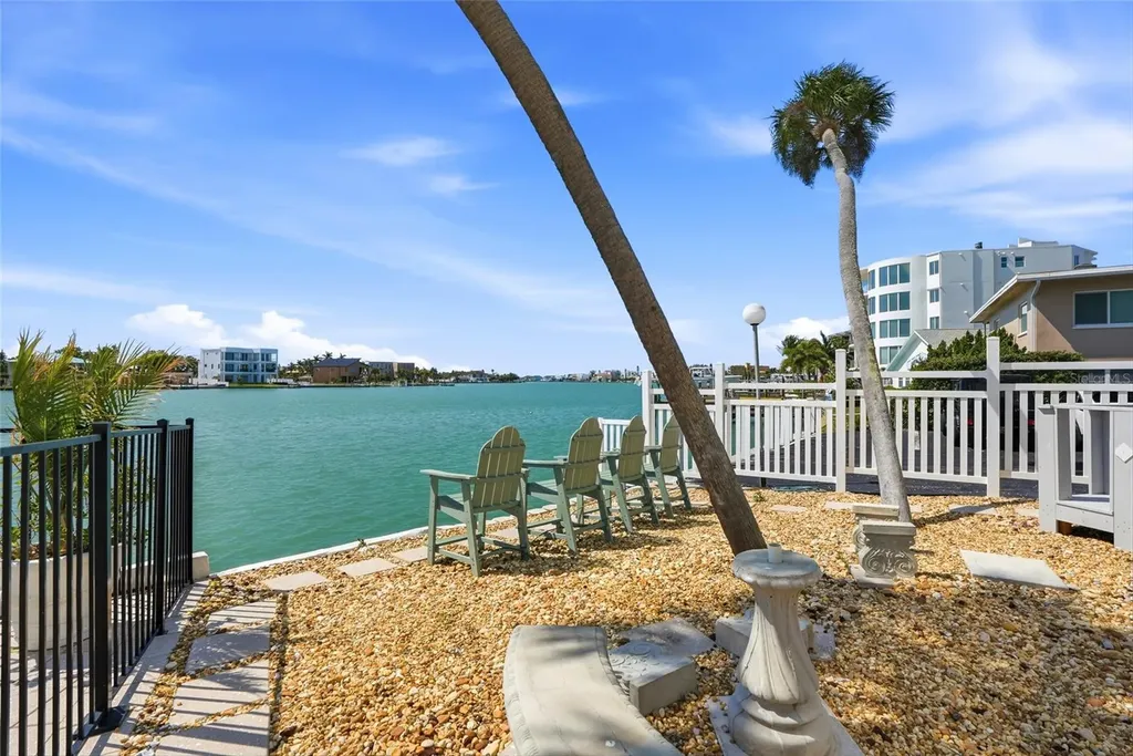 285 107th Avenue Treasure Island FL 33706