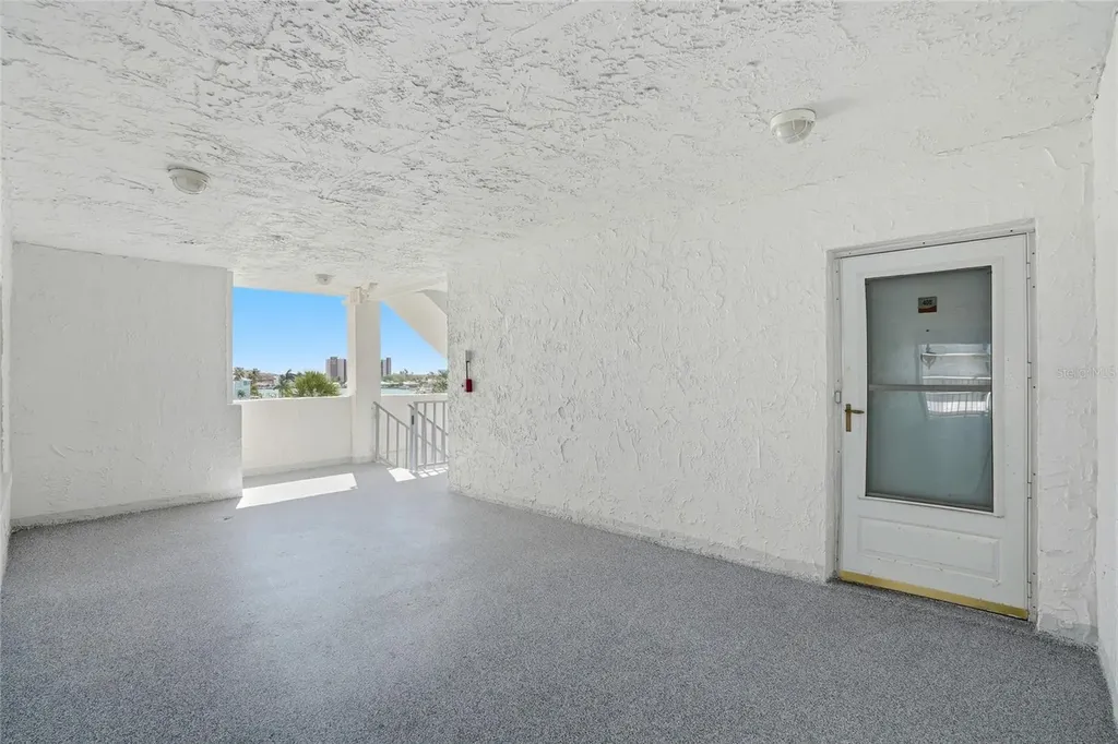 285 107th Avenue Treasure Island FL 33706