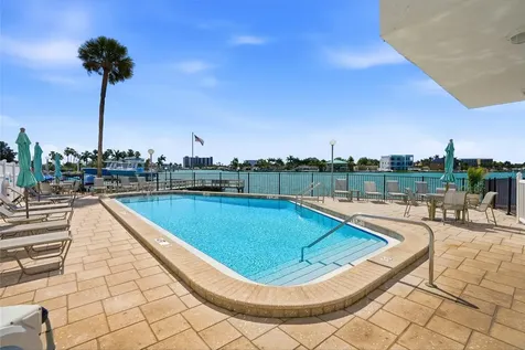 285 107th Avenue Treasure Island FL 33706