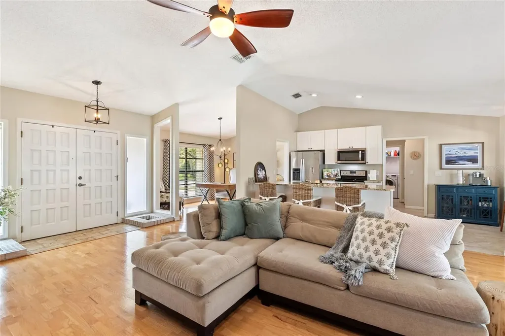 932 Yellow Rose Drive Orlando FL 32818