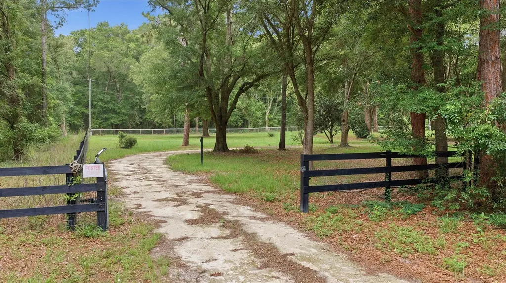 13250 NW 160th Avenue Morriston FL 32668