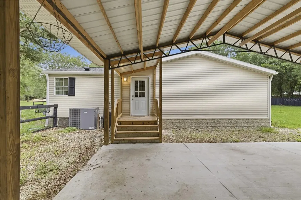 13250 NW 160th Avenue Morriston FL 32668