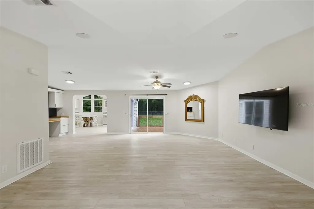 13250 NW 160th Avenue Morriston FL 32668